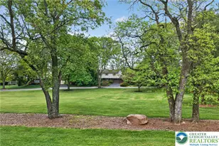 1189 Bluestone Dr, Hanover Twp, PA 18017 - Photo 3