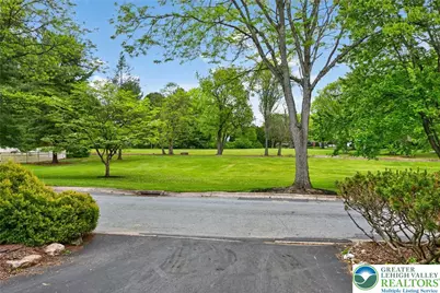 1189 Bluestone Drive, Hanover Twp, PA 18017 - Photo 5