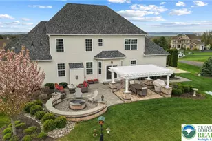 113 Ashview Ct, Bushkill Twp, PA 18064 - Photo 3