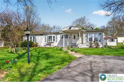 4 Woodsdale Court, Moore Township, PA 18014 - Photo 1