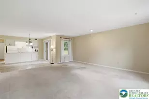 602 Briarwood Dr, Bethlehem Township, PA 18020 - Photo 3