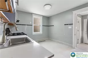 2028 Washington Blvd, Wilson Boro, PA 18042 - Photo 11