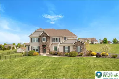 208 E Dell Road, Bushkill Twp, PA 18014 - Photo 1