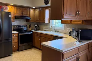 4266 Chestnut Dr, Lehigh Township, PA 18088 - Photo 9