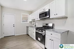 726 St John St, Allentown City, PA 18103 - Photo 7