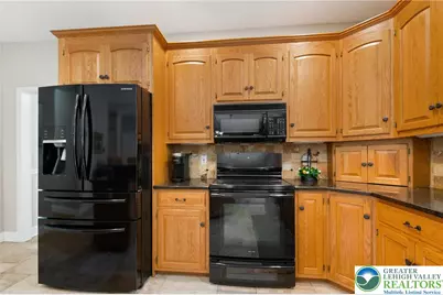 5925 Robin Lane, Upper Saucon Township, PA 18036 - Photo 11