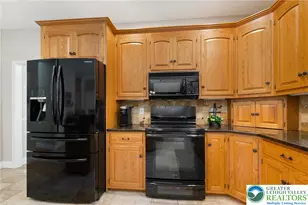 5925 Robin Ln, Upper Saucon Township, PA 18036 - Photo 11