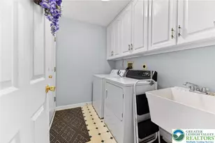 353 Beaver Run Dr, Bushkill Twp, PA 18064 - Photo 7
