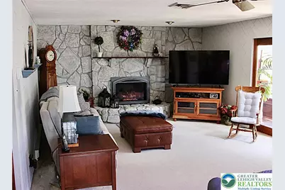 1812 Elmhurst Drive, Whitehall Township, PA 18052 - Photo 17