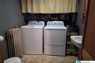 3204 S 2nd St, Whitehall Township, PA 18052 - Photo 9