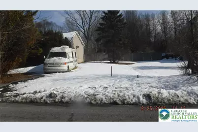 125 Morningside Drive, Upper Mt Bethel Twp, PA 18343 - Photo 3