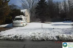 125 Morningside Dr, Upper Mt Bethel Twp, PA 18343 - Photo 3