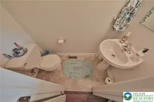2575 Gillian Ln, Easton, PA 18040 - Photo 15
