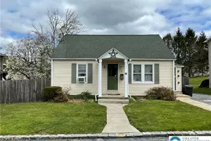 38 W 3rd St, Wind Gap Boro, PA 18091 - Photo 3