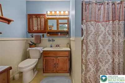 3228 S Front Street #3226, Whitehall Township, PA 18052 - Photo 13