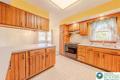 3552 Lord Byron Drive, Bethlehem City, PA 18017 - Photo 11