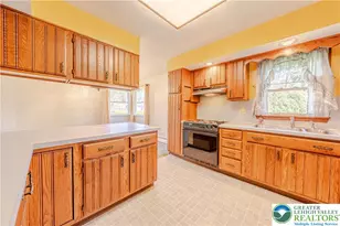 3552 Lord Byron Dr, Bethlehem City, PA 18017 - Photo 11