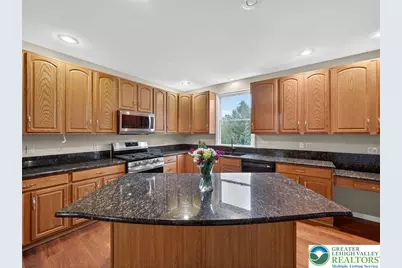 7188 Periwinkle Drive, Lower Macungie Township, PA 18062 - Photo 9