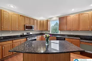 7188 Periwinkle Dr, Lower Macungie Township, PA 18062 - Photo 9