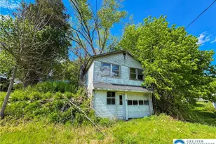 279 E Lizard Creek Rd, East Penn Twp, PA 18235 - Photo 3
