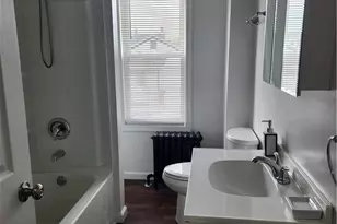 28 Park St, Nazareth Boro, PA 18064 - Photo 9