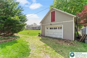 2033 Brown St, Allentown City, PA 18104 - Photo 11