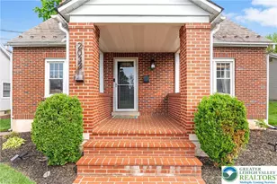 2033 Brown St, Allentown City, PA 18104 - Photo 3