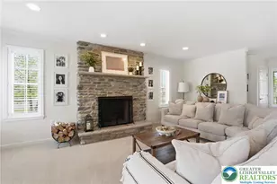 206 Cherry Ct, Bushkill Twp, PA 18064 - Photo 9