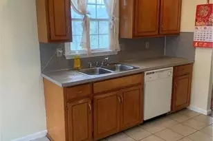 525 S New St, Nazareth Boro, PA 18064 - Photo 3