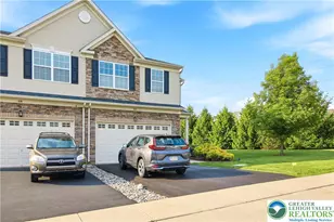 318 McNair Dr, Allen Township, PA 18067 - Photo 3