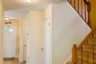 60 Carousel Cir, New Britain Boro, PA 18901 - Photo 5