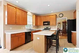 7128 Periwinkle Dr, Lower Macungie Township, PA 18062 - Photo 13