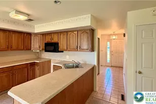 7033 Versailles Square, Bethlehem City, PA 18017 - Photo 11