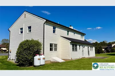 7033 Versailles Square, Bethlehem City, PA 18017 - Photo 7
