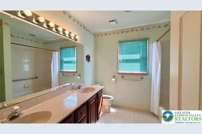 7033 Versailles Square, Bethlehem City, PA 18017 - Photo 17