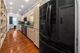 4450 Pond View Ct, Bethlehem Township, PA 18020 - Photo 25