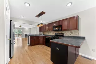 224 Park Ridge Dr, Forks Twp, PA 18040 - Photo 7