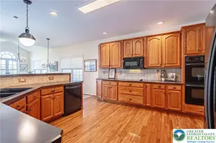 5010 Valley Stream Ln, Lower Macungie Township, PA 18062 - Photo 13