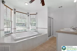 186 Oakmont Ct, Williams Township, PA 18042 - Photo 23