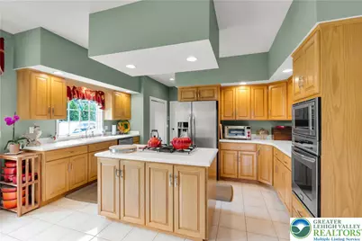 1860 Rosewood Drive, Hanover Twp, PA 18017 - Photo 11