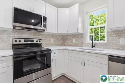 451 S Walnut Street, Slatington Boro, PA 18080 - Photo 5