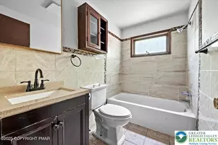 6061 Decker Rd, Bushkill, PA 18324 - Photo 11