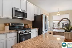 3501 Treeview Dr, Emmaus Boro, PA 18049 - Photo 9