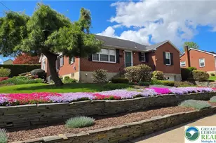 142 E North St, Nazareth Boro, PA 18064 - Photo 3