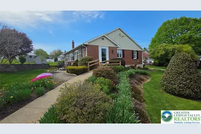 142 E North Street, Nazareth Boro, PA 18064 - Photo 7