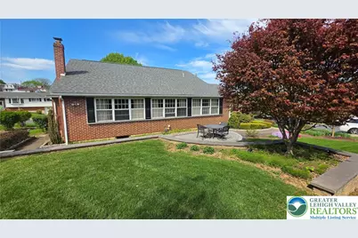 142 E North Street, Nazareth Boro, PA 18064 - Photo 11
