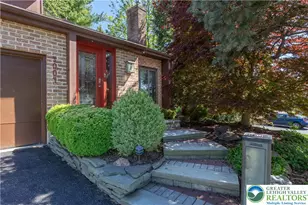4004 Westview Dr, South Whitehall Township, PA 18104 - Photo 5