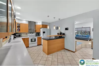 4004 Westview Drive, South Whitehall Township, PA 18104 - Photo 19
