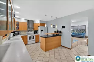 4004 Westview Dr, South Whitehall Township, PA 18104 - Photo 19