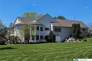 141 Clovershire Dr, Bushkill Twp, PA 18064 - Photo 5